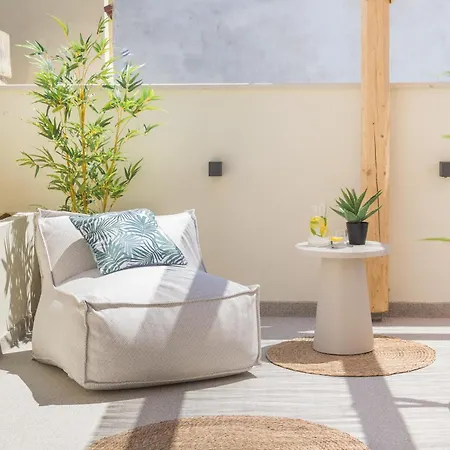 Kotsifi - Cozy 2br With Rooftop Terrace! 아파트 *