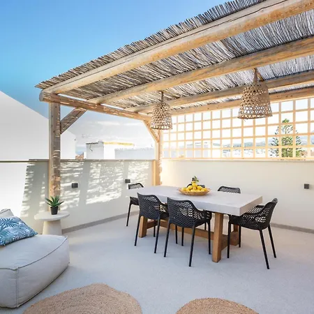 아파트 Kotsifi - Cozy 2br With Rooftop Terrace! 레팀노