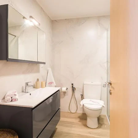 Kotsifi - Cozy 2br With Rooftop Terrace!