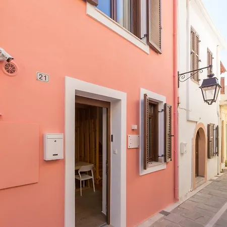 Lejlighed Kotsifi - Cozy 2br With Rooftop Terrace! *