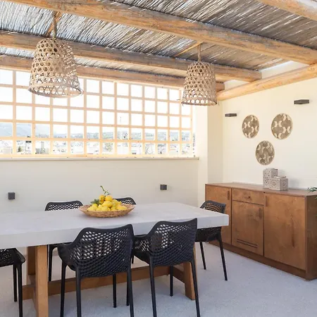 Kotsifi - Cozy 2br With Rooftop Terrace!