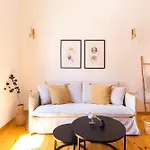 Kotsifi - Cozy 2br With Rooftop Terrace!