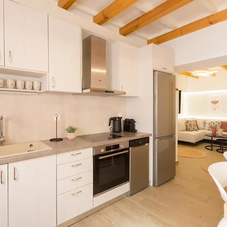 Апартаменти Kotsifi - Cozy 2br With Rooftop Terrace! *