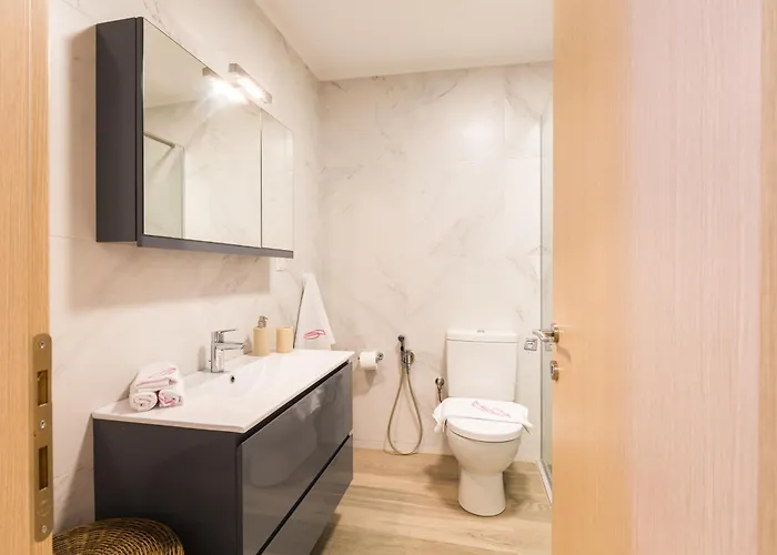 Kotsifi - Cozy 2br With Rooftop Terrace!