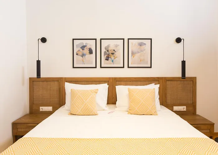 Kotsifi - Cozy 2br With Rooftop Terrace! Διαμέρισμα