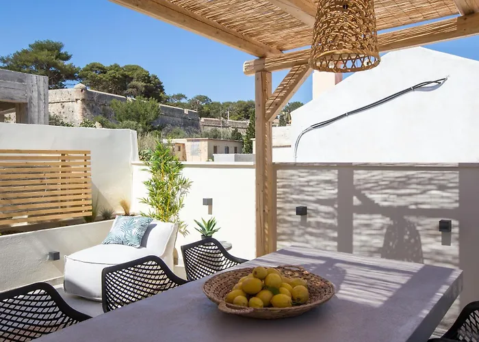 Διαμέρισμα Kotsifi - Cozy 2br With Rooftop Terrace! *